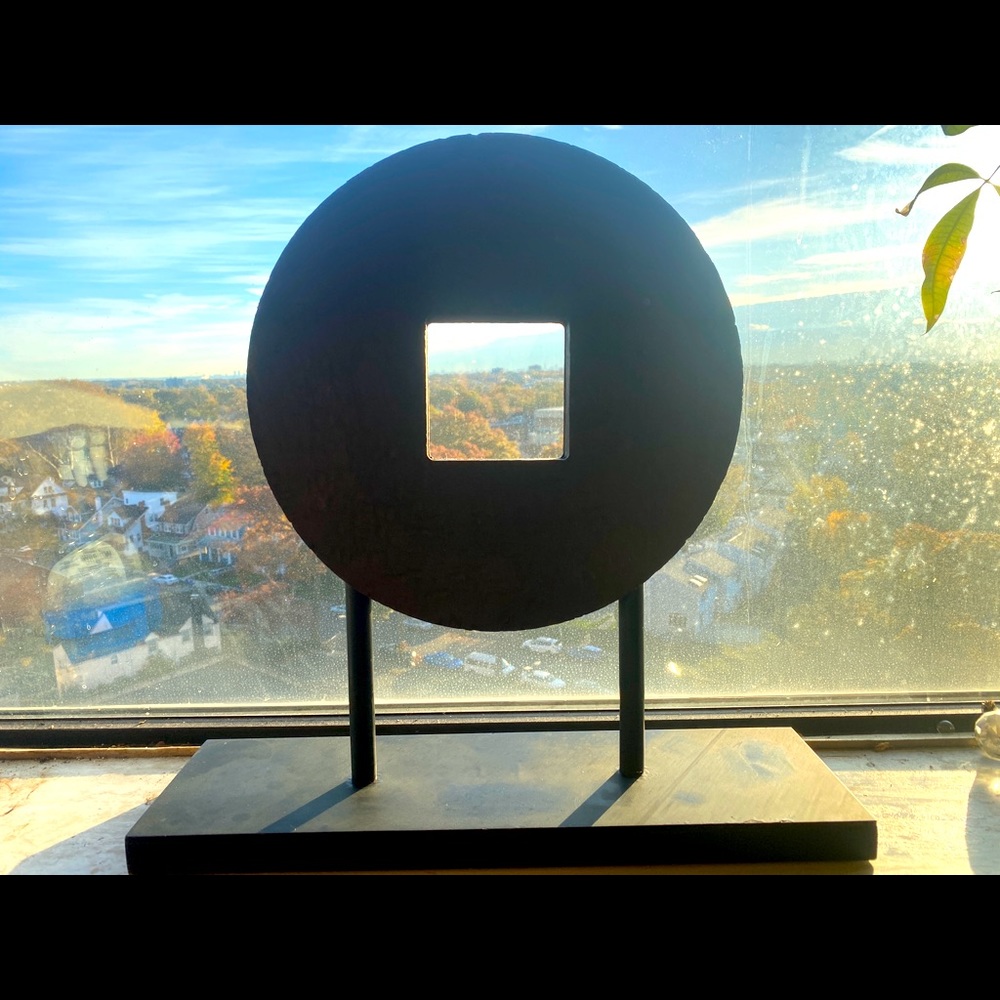 I Ching Coin in stand